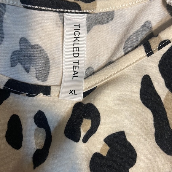 Just Above the Knee Leopard Print Dress by Tickled Teal Size XL - Picture 6 of 6